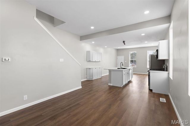 2336 Russell Boulevard, St Louis, MO 63104