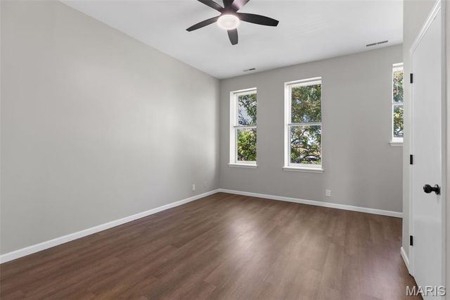 2336 Russell Boulevard, St Louis, MO 63104