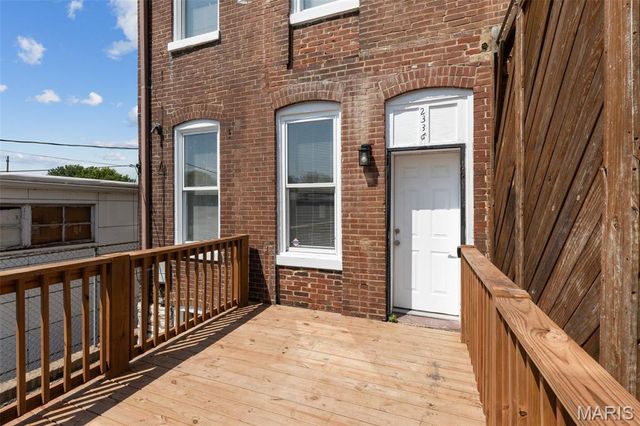 2336 Russell Boulevard, St Louis, MO 63104