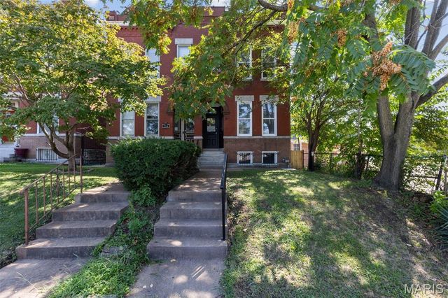 2336 Russell Boulevard, St Louis, MO 63104