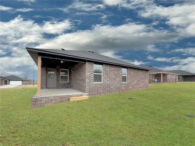 543 Oklahoma Street, Farmington, AR 72730