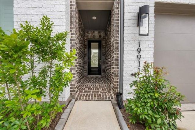 19911 Curved Steel Drive, Cypress, TX 77433