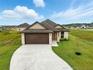 10822 S 279th Avenue E, Coweta, OK 74014