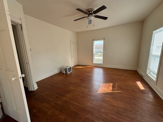 245 E Orleans Street E, Paxton, IL 60957