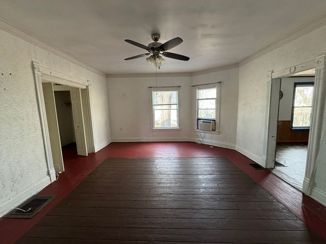 245 E Orleans Street E, Paxton, IL 60957