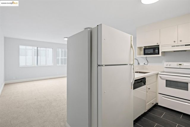 360 Vernon St 216, Oakland, CA 94610