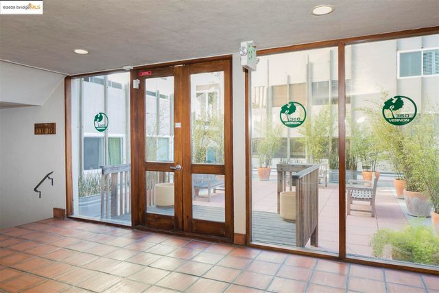 360 Vernon St 216, Oakland, CA 94610