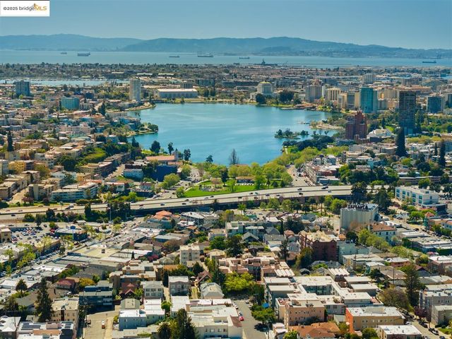 360 Vernon St 216, Oakland, CA 94610