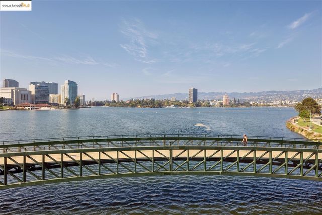 360 Vernon St 216, Oakland, CA 94610