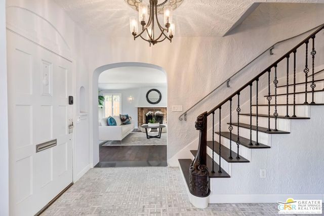 404 E Randolph Street, Glendale, CA 91207