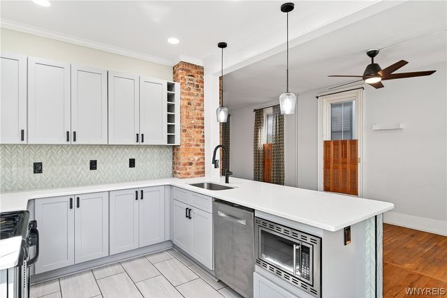 107 College Street, Buffalo, NY 14201