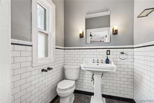 107 College Street, Buffalo, NY 14201