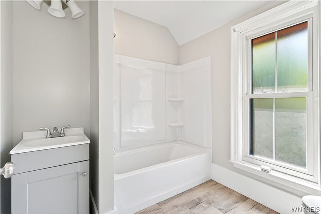 107 College Street, Buffalo, NY 14201