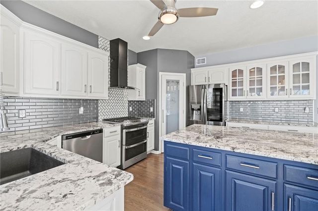 9708 N Laurel Avenue, Kansas City, MO 64157