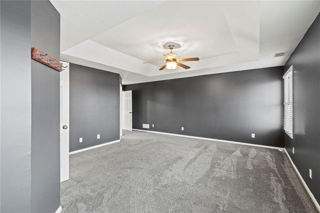 9708 N Laurel Avenue, Kansas City, MO 64157