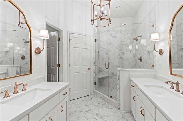 9708 N Laurel Avenue, Kansas City, MO 64157