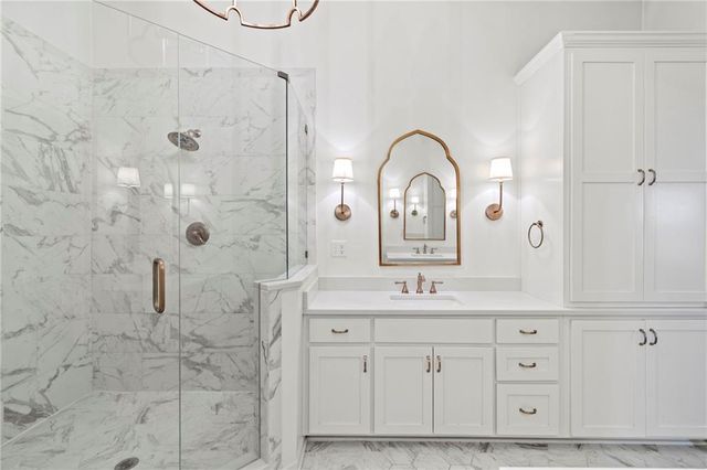 9708 N Laurel Avenue, Kansas City, MO 64157