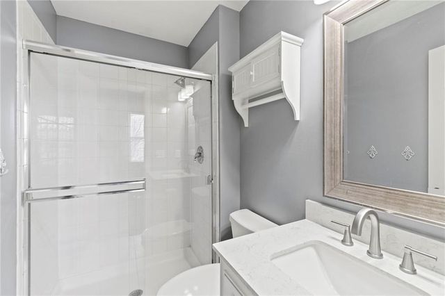 9708 N Laurel Avenue, Kansas City, MO 64157