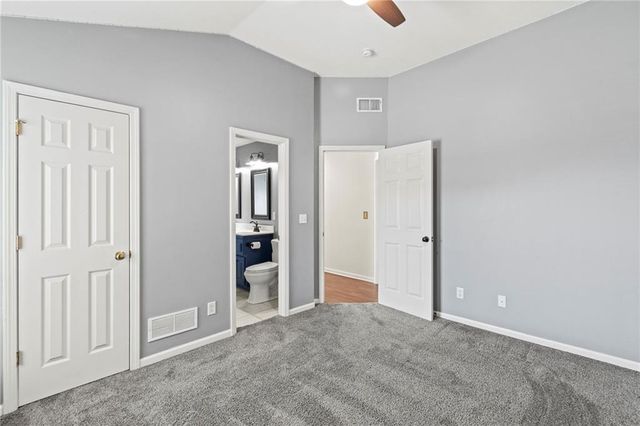 9708 N Laurel Avenue, Kansas City, MO 64157