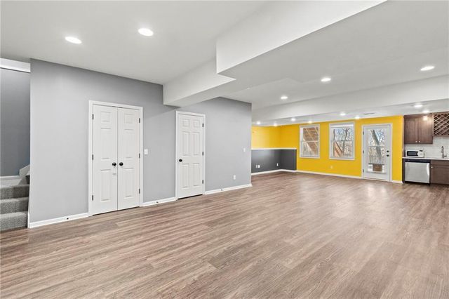 9708 N Laurel Avenue, Kansas City, MO 64157