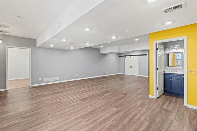 9708 N Laurel Avenue, Kansas City, MO 64157