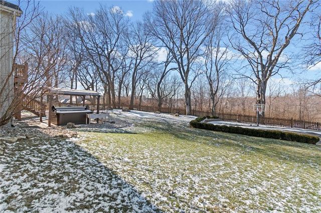 9708 N Laurel Avenue, Kansas City, MO 64157