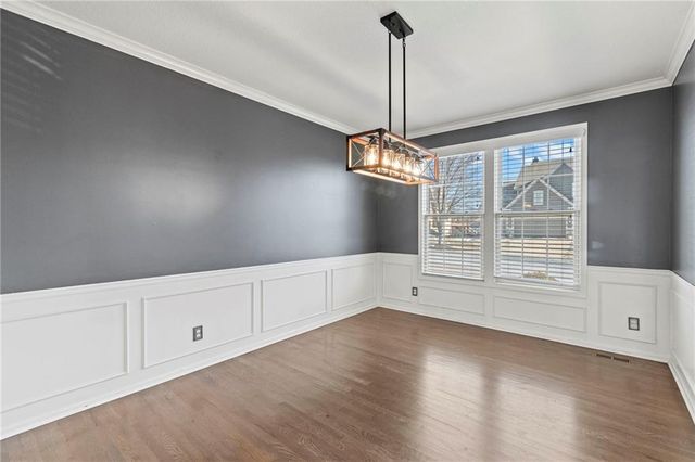 9708 N Laurel Avenue, Kansas City, MO 64157