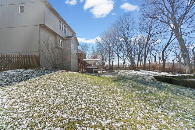 9708 N Laurel Avenue, Kansas City, MO 64157