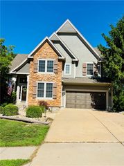 9708 N Laurel Avenue, Kansas City, MO 64157