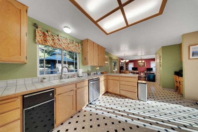 12546 Quail Meadow Dr, Auburn, CA 95603
