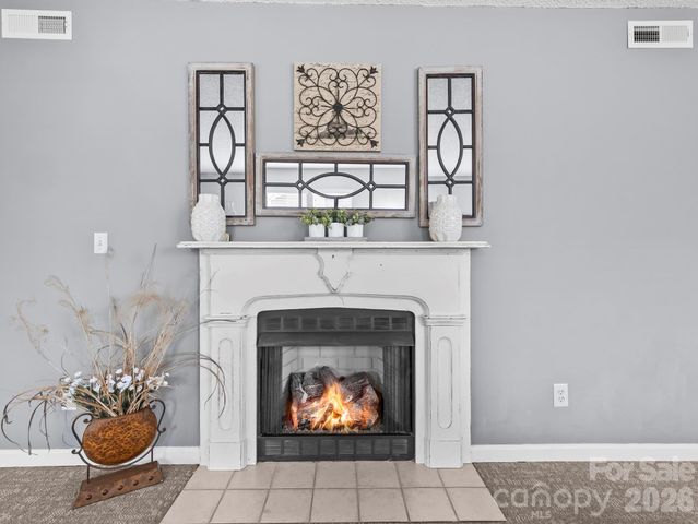 1002 Deermouse Way, Hendersonville, NC 28792