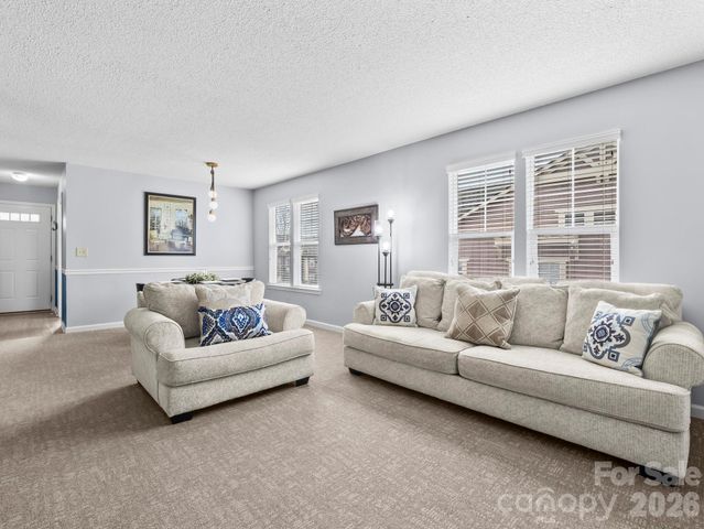 1002 Deermouse Way, Hendersonville, NC 28792