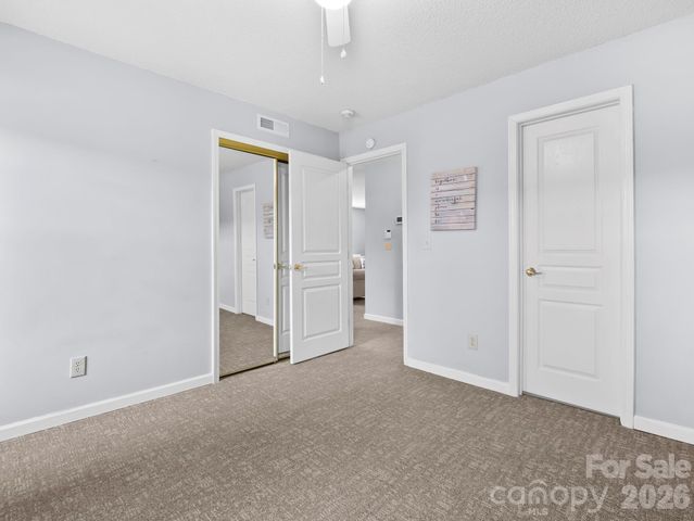 1002 Deermouse Way, Hendersonville, NC 28792