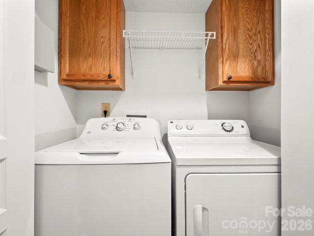 1002 Deermouse Way, Hendersonville, NC 28792