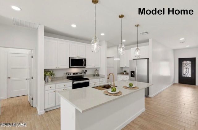 5553 S Swires Road, Tucson, AZ 85746