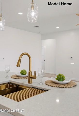 5553 S Swires Road, Tucson, AZ 85746
