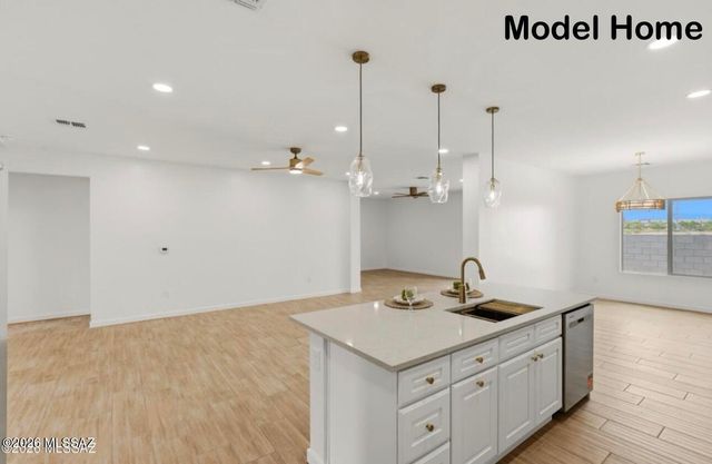 5553 S Swires Road, Tucson, AZ 85746
