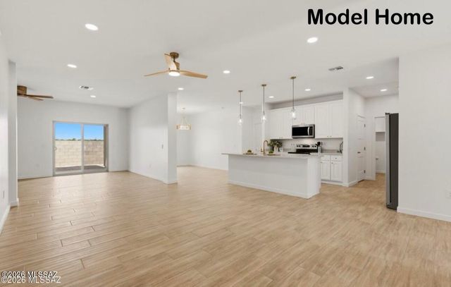 5553 S Swires Road, Tucson, AZ 85746