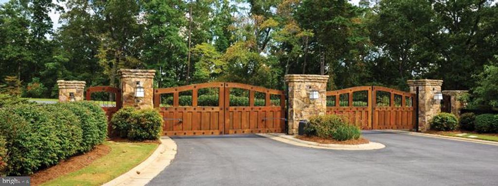443 MOUNTAINWOODS, Lake Harmony, PA 18624