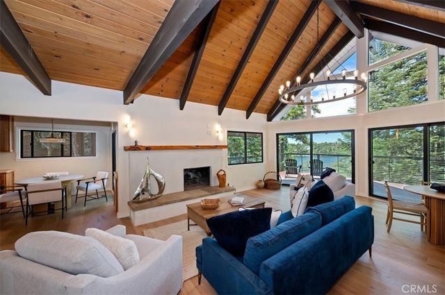 359 John Muir Road, Lake Arrowhead, CA 92352