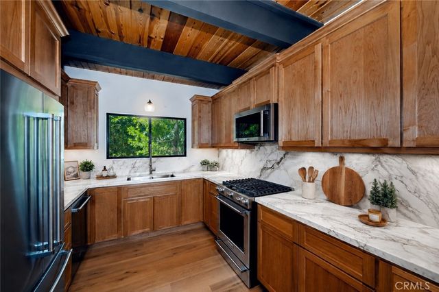 359 John Muir Road, Lake Arrowhead, CA 92352