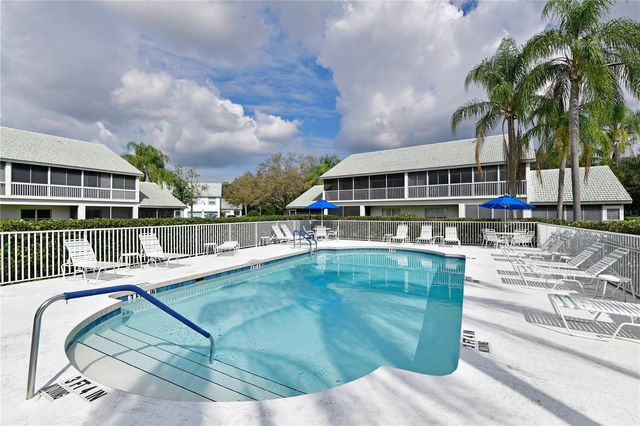 6589 FAIRWAY GARDENS DRIVE 202, Bradenton, FL 34203