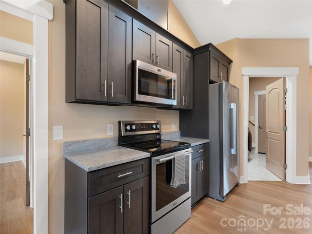 806 Blacksmith Run Drive, Hendersonville, NC 28792