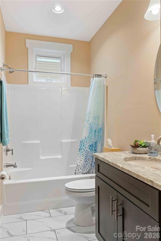 806 Blacksmith Run Drive, Hendersonville, NC 28792