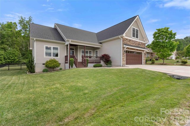 806 Blacksmith Run Drive, Hendersonville, NC 28792