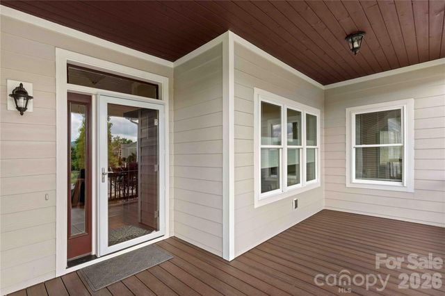 806 Blacksmith Run Drive, Hendersonville, NC 28792