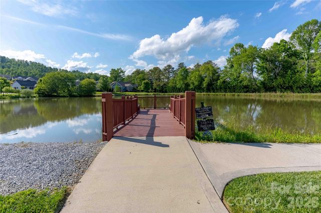 806 Blacksmith Run Drive, Hendersonville, NC 28792