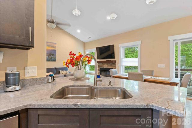 806 Blacksmith Run Drive, Hendersonville, NC 28792