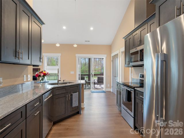 806 Blacksmith Run Drive, Hendersonville, NC 28792