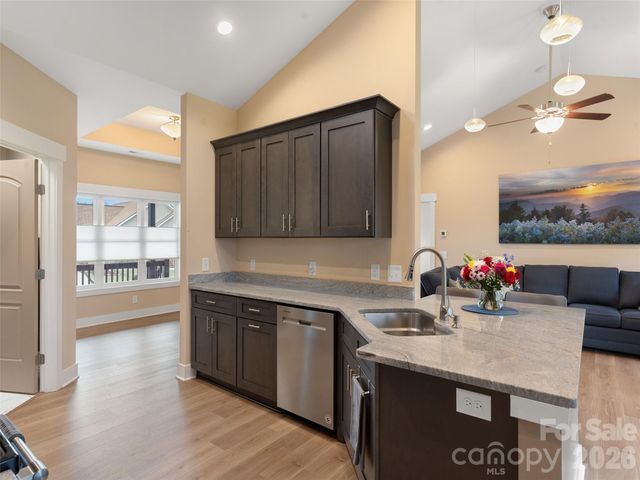 806 Blacksmith Run Drive, Hendersonville, NC 28792